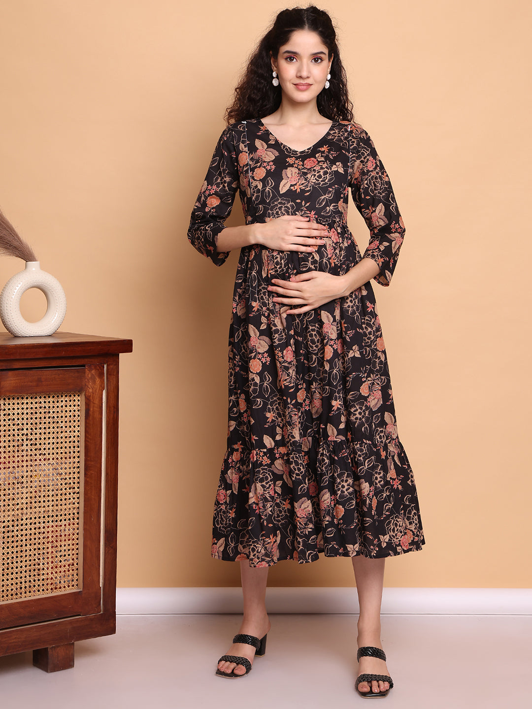 Aawari Black Floral Printed Cotton Maternity Dresses with 3/4 Sleeves