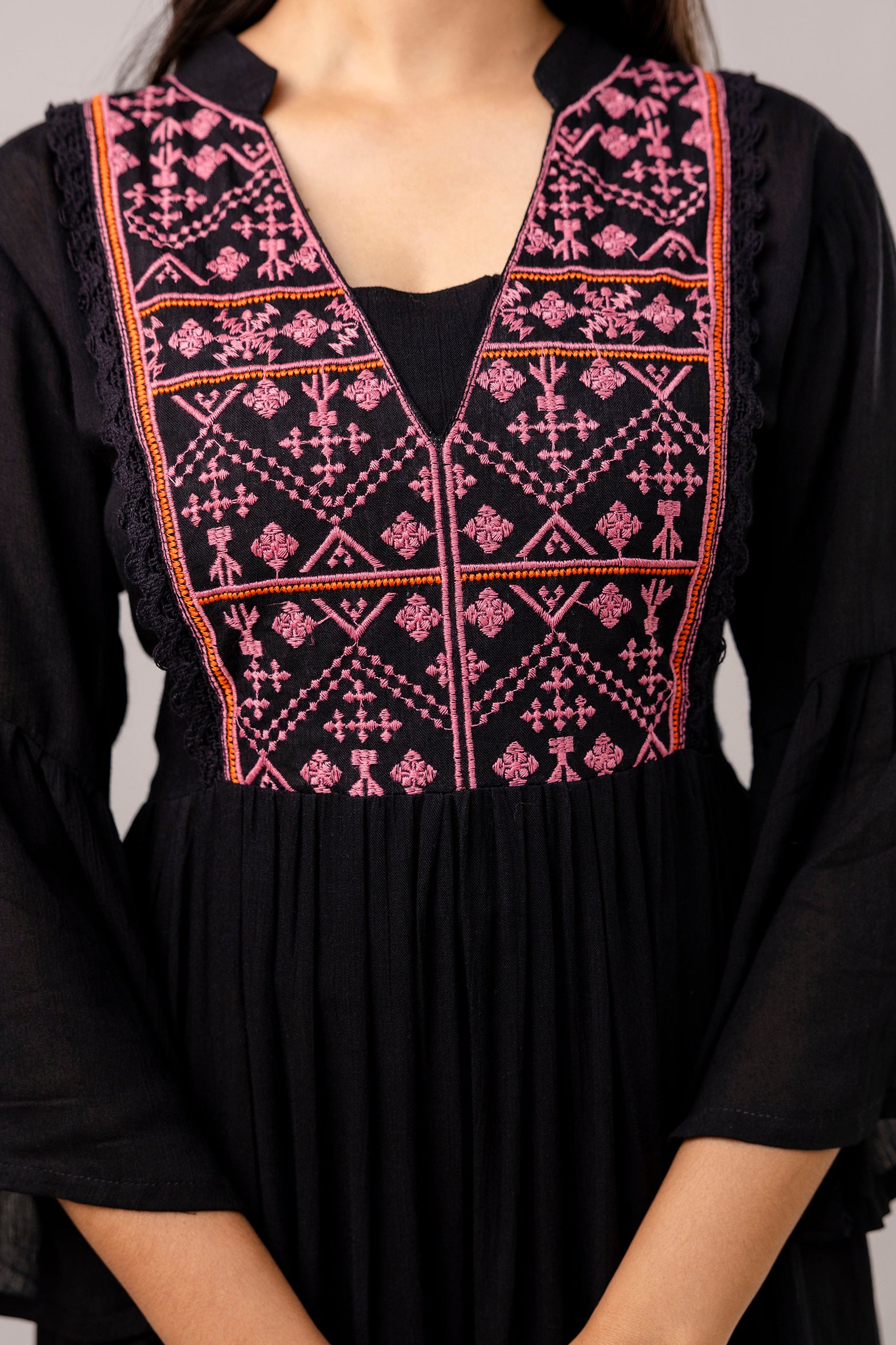 Aawari Women Embroidered Midi Dresses / Western Wear