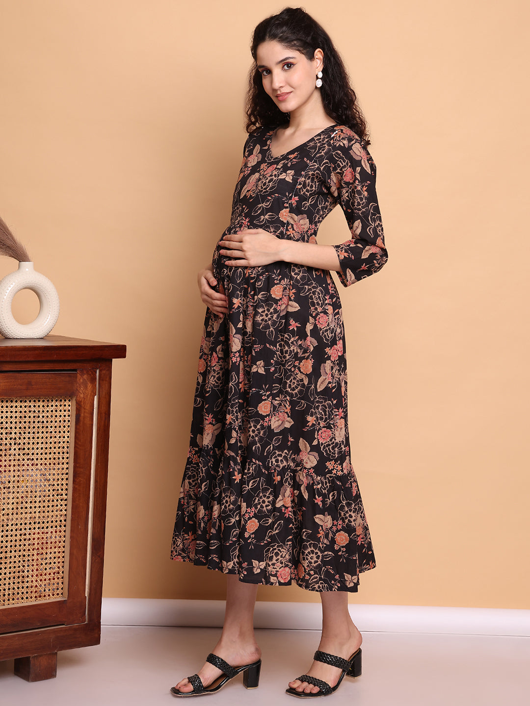 Aawari Black Floral Printed Cotton Maternity Dresses with 3/4 Sleeves