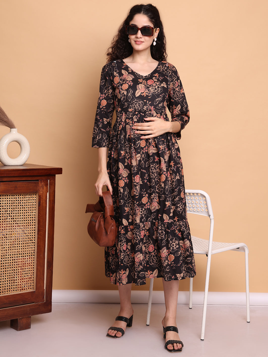 Aawari Black Floral Printed Cotton Maternity Dresses with 3/4 Sleeves