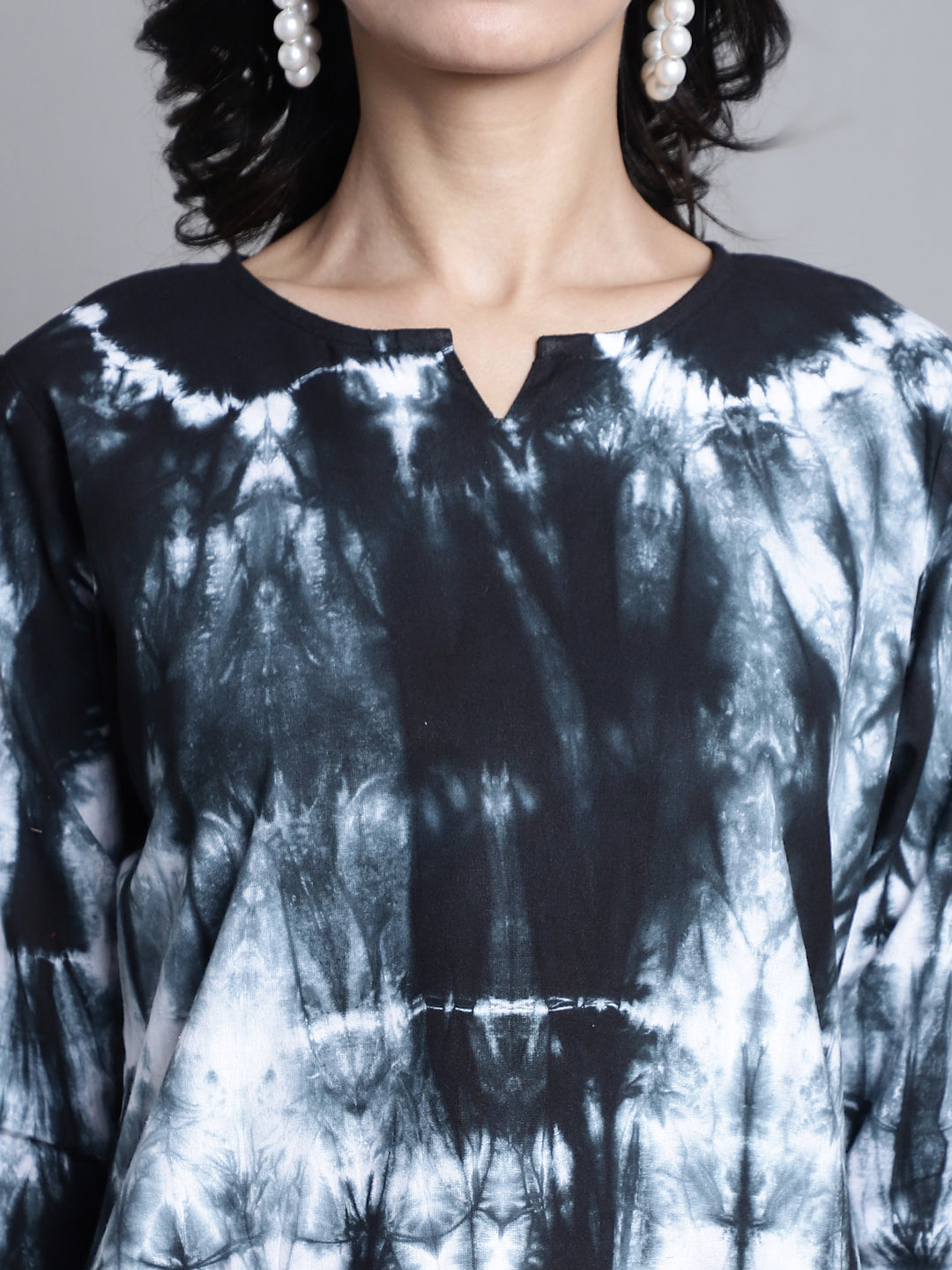 Aawari Women Cotton Tie & Dye Tops & Tunics / Western Wear