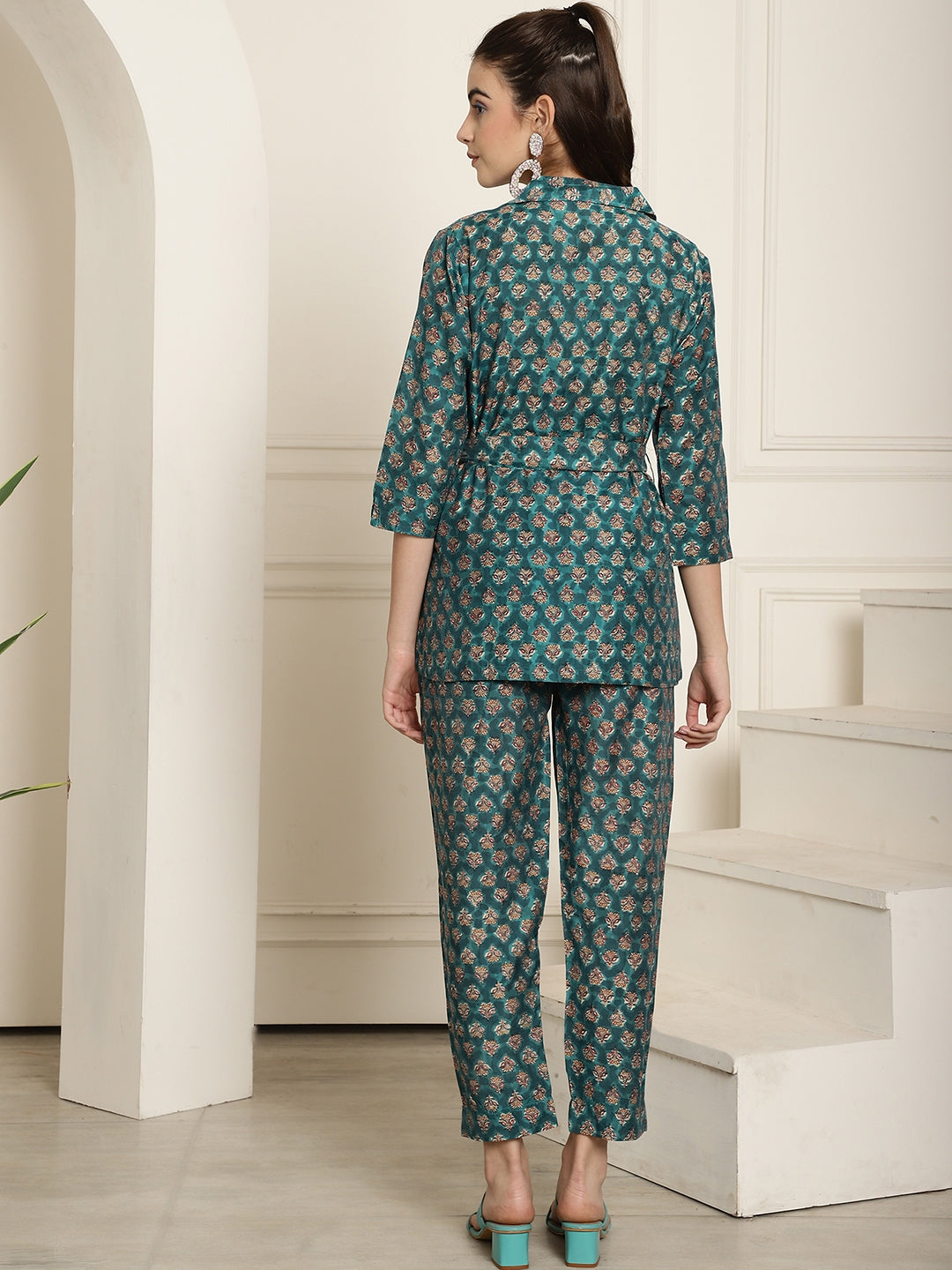 Aawari Women Green Chanderi Printed Shirt With Trouser