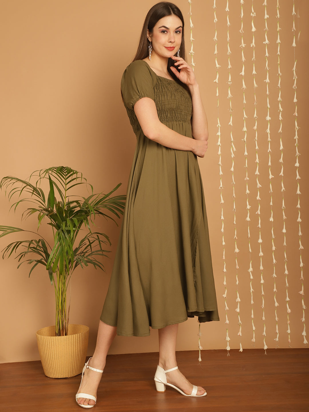 Women Bobbin Dress With Flared Cut