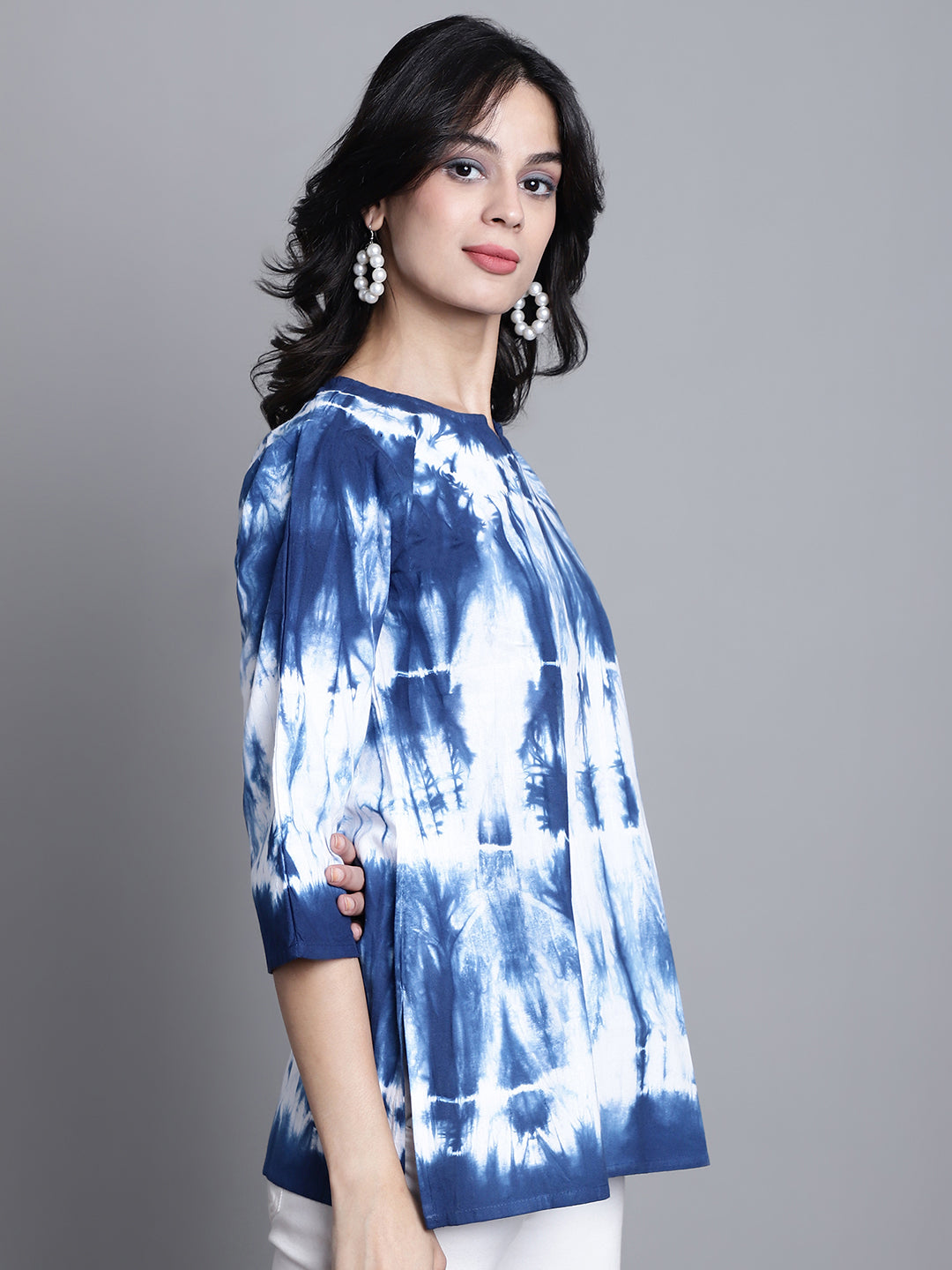 Aawari Blue Tie & Dye Cotton Notched Round Neck A-Line Top