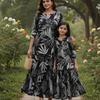 Mom & Daughter Black & White Tropical Leaf Printed Kurta & Tiered Skirt Matching Co-ord Set