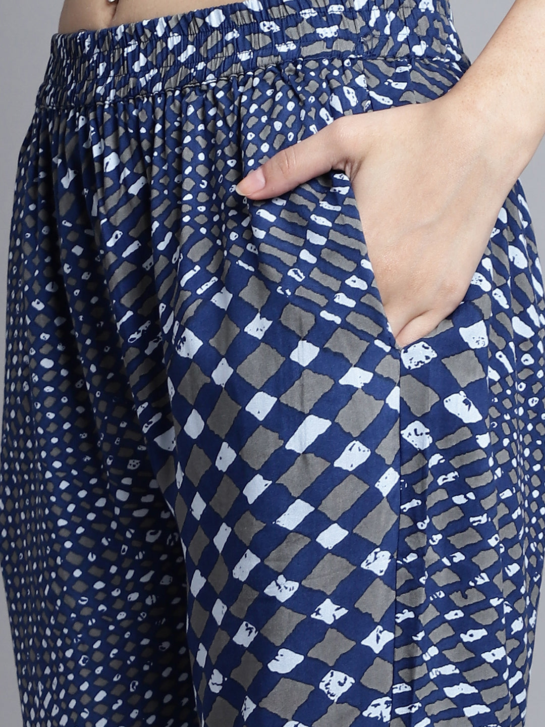 Aawari Women Rayon Printed Shirt With Trouser