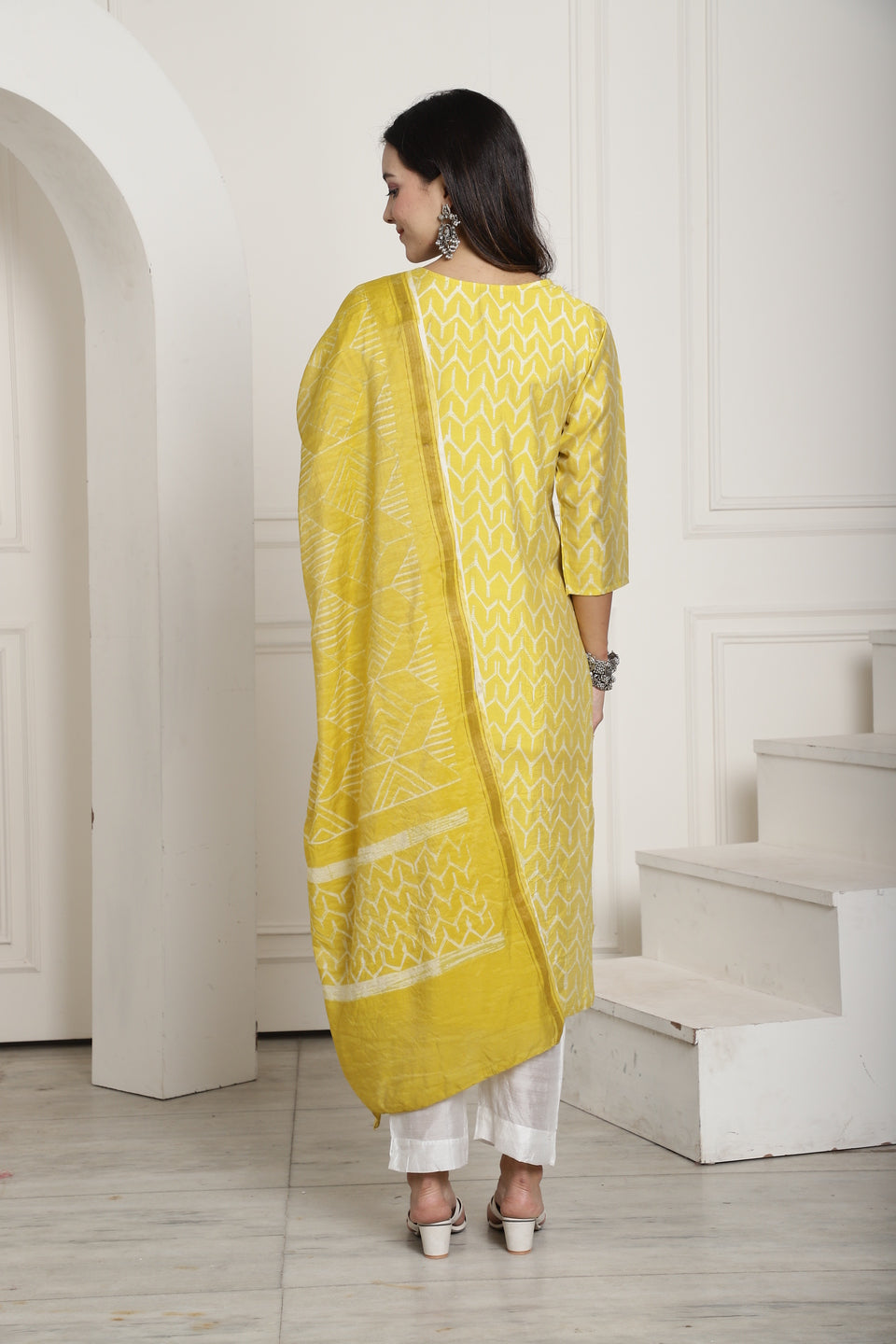 Aawari Women Printed Yellow Shine Three Piece Suit Set