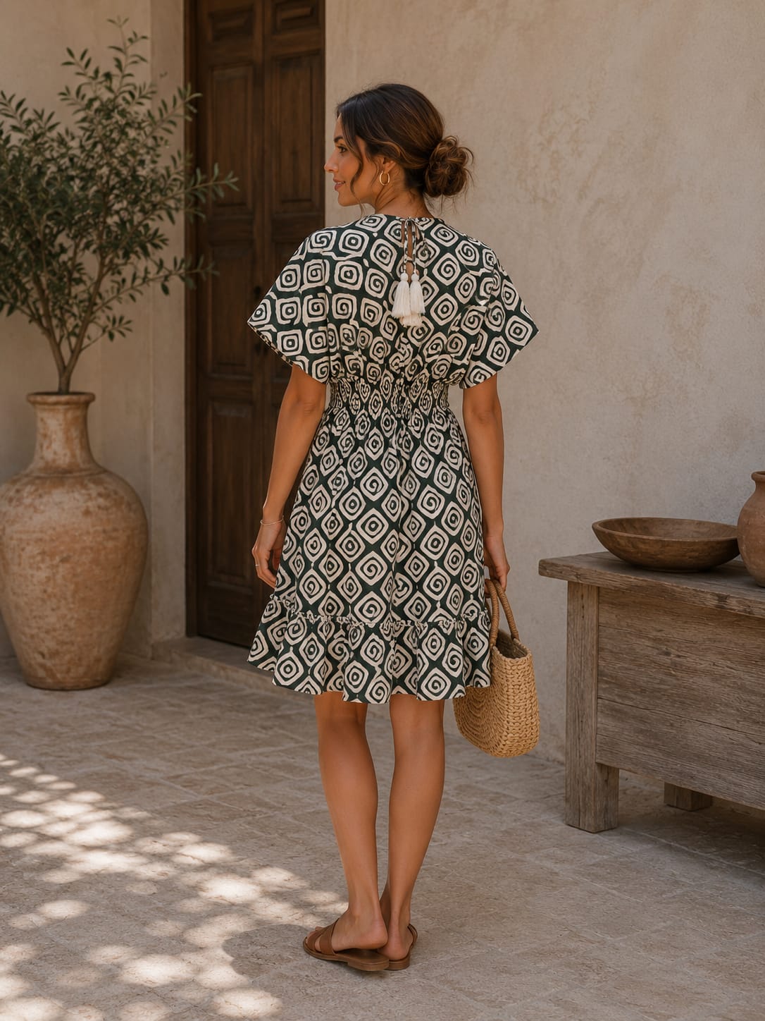 Women’s Green Abstract Printed Smocked Waist Midi Dress