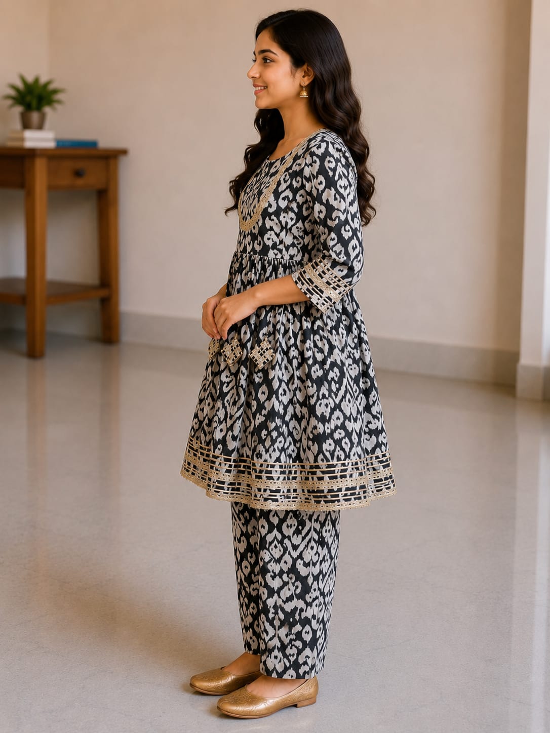 Women's Black & White Rayon Printed Kurta Pant Set