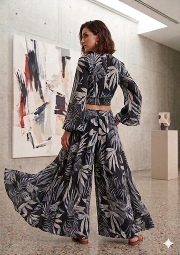 Women’s Black Tropical Leaf Print Co-Ord Set with Tie-Up Crop Top & Flared Palazzo